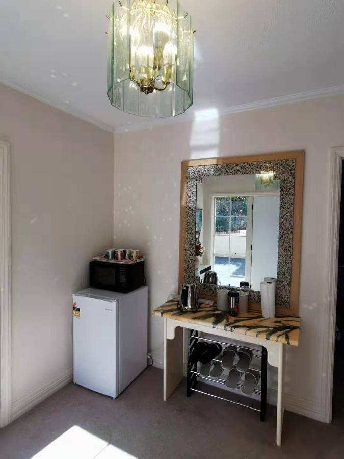 ديوندين Large Private Room In Modern Stylish House المظهر الخارجي الصورة