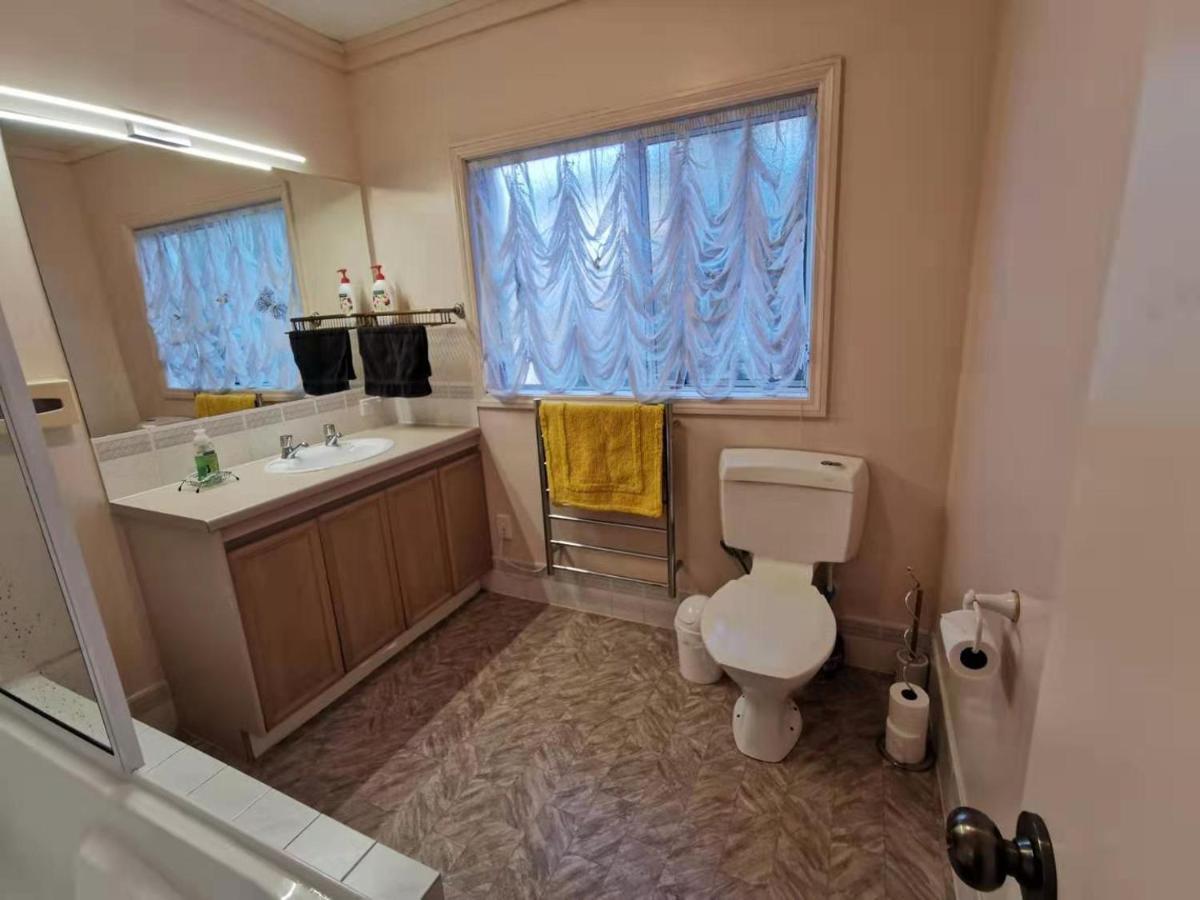 ديوندين Large Private Room In Modern Stylish House المظهر الخارجي الصورة
